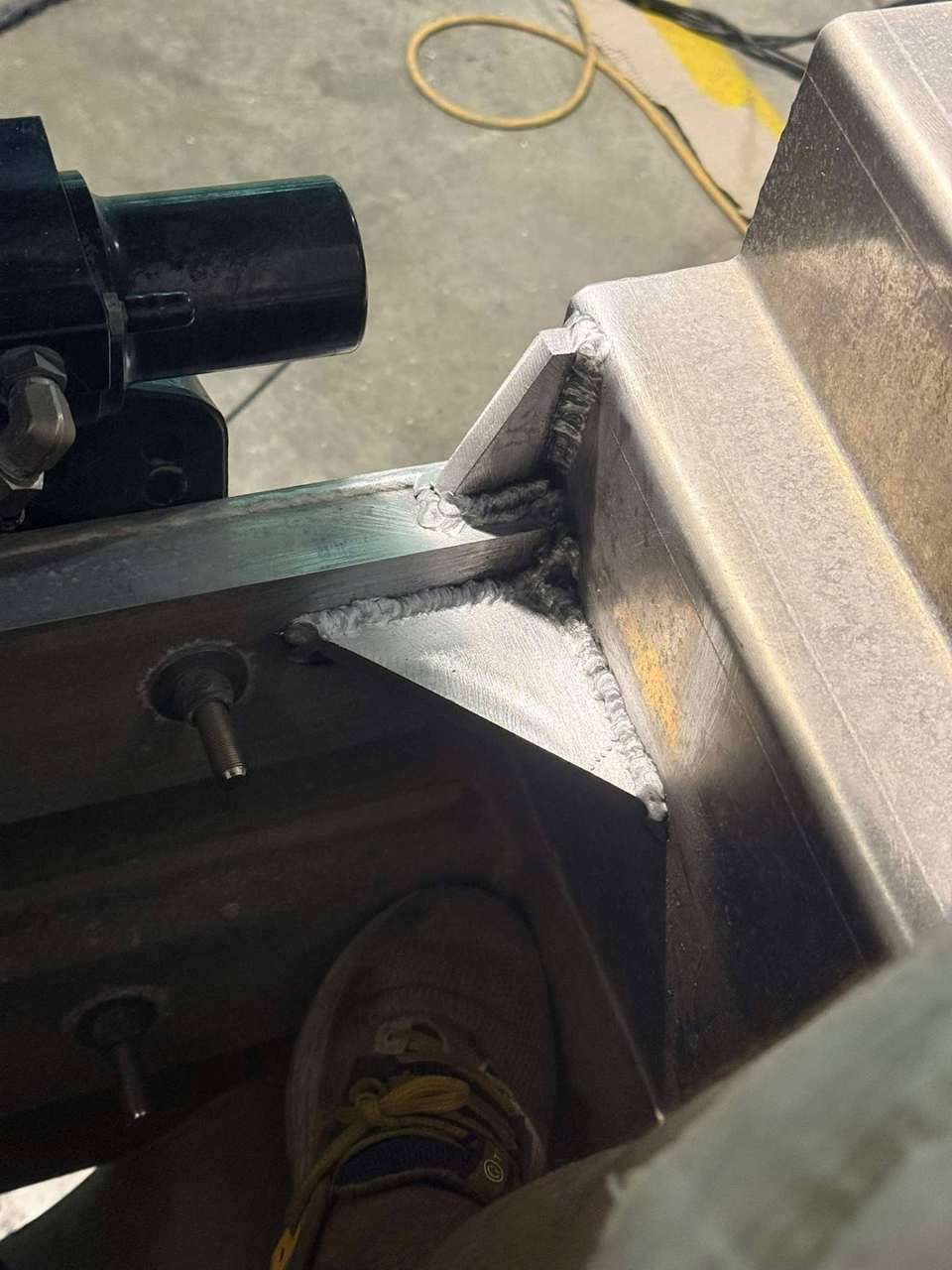 Aluminum frame corner gusset welding detail in Avoyelles Parish, Louisiana
